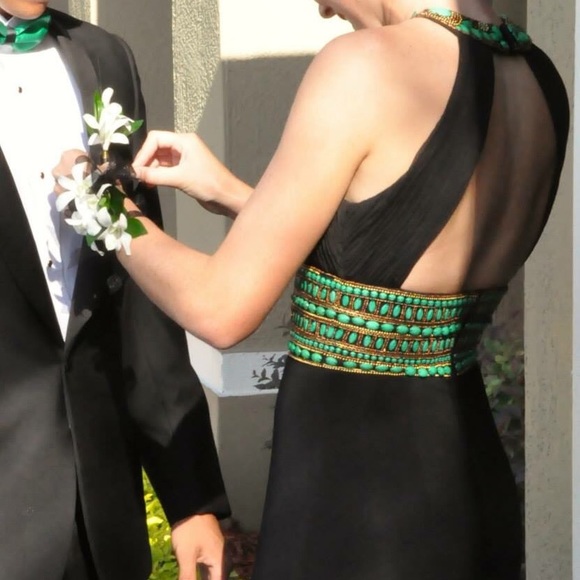 PROM DRESS!! - Picture 4 of 8